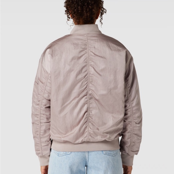 NIKE WOMEN’S REVERSIBLE VARSITY BOMBER JACKET - Picture 3 of 10